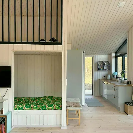 Moderne Traehus I Helgenaes' Bakkede Hébergement de vacances Knebel